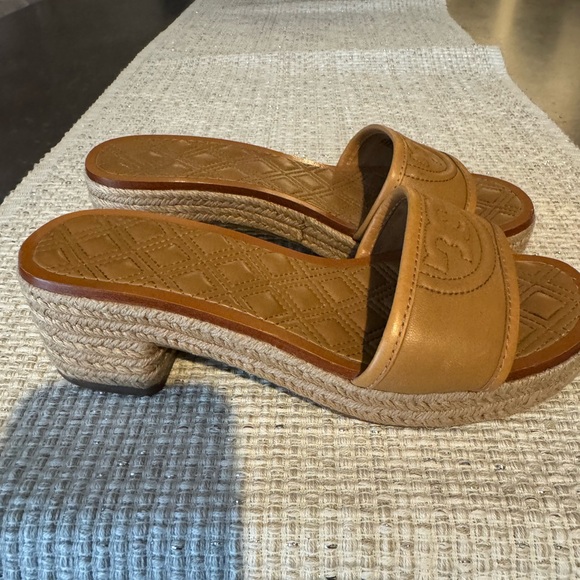 Tory Burch Tan Leather Slide Sandals - Picture 4 of 8